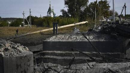 Débris résultant de bombardements en Ukraine